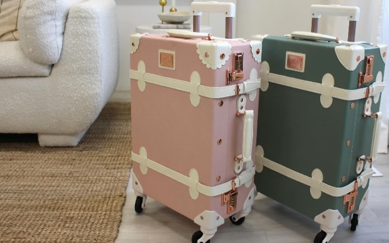 ✈️ 3 Essential Tips for Packing Smarter in Trunk-Style Luggage