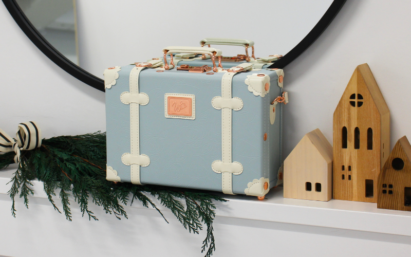 🎒 The Smart Traveler’s Secret: Why Smaller Luggage is Better